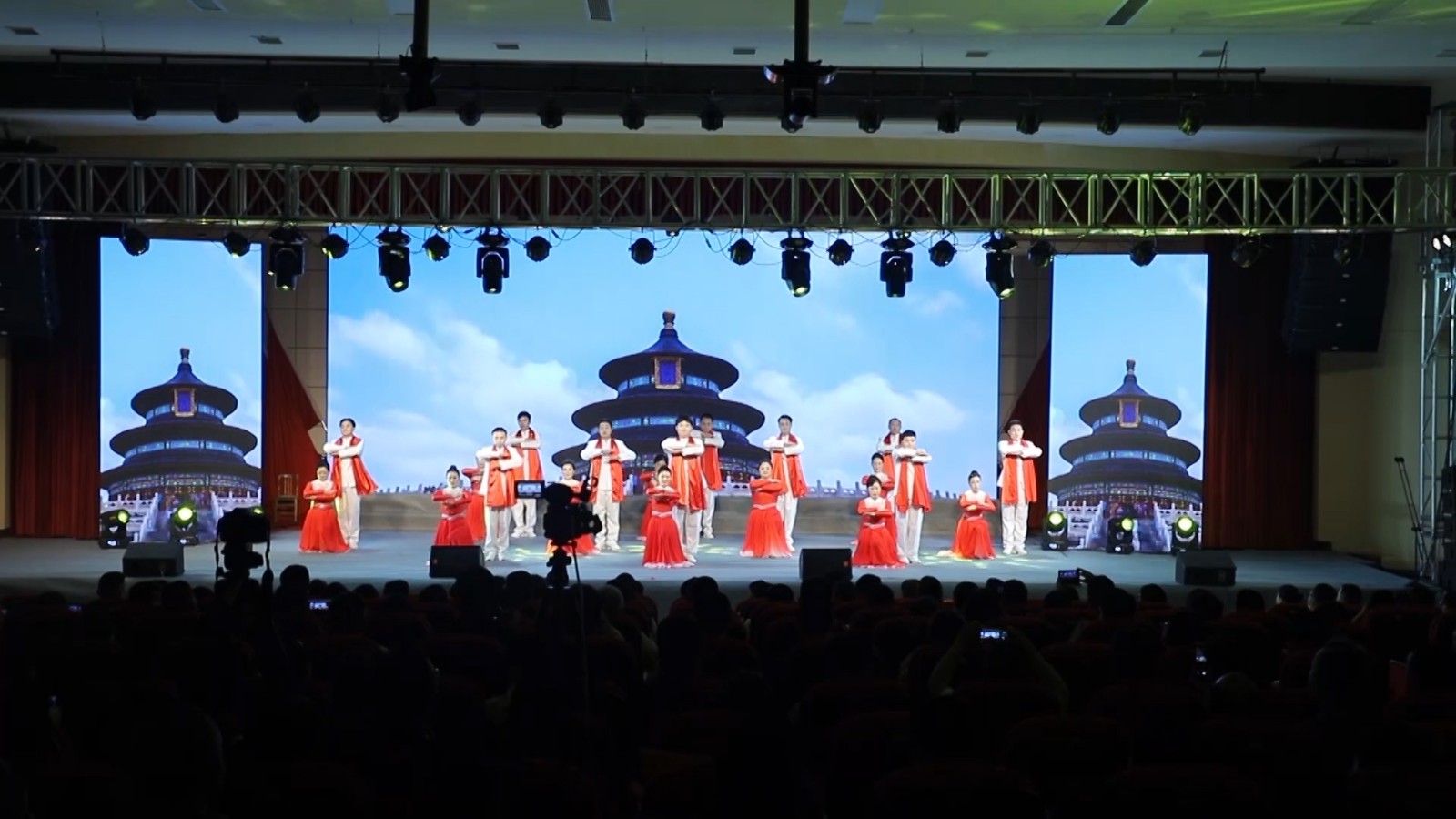 20210531 吴小嵩 华容好人颁奖典礼.00_01_51_17.Still001.jpg 20210531 吴小嵩 华容好人颁奖典礼.00_01_51_17.Still001.jpg